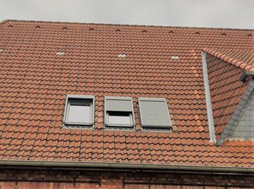 Dachflächenfenster mit Rolladen Marke Velux
