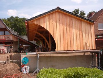  Unterstand mit Holzverschalung