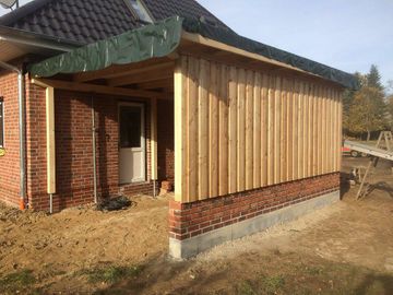 Carport mit Lärchenverschalung